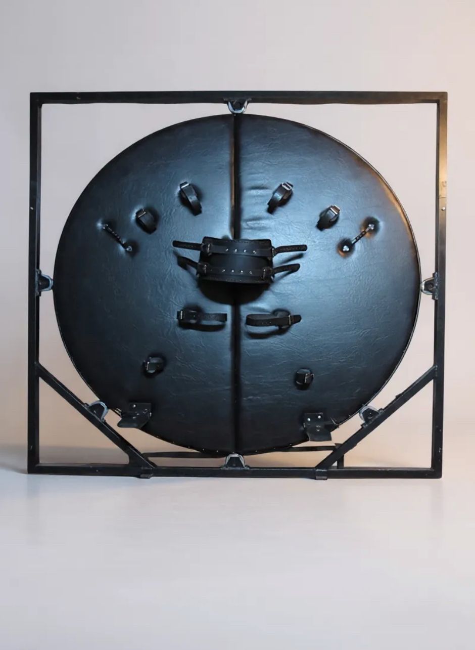 Roue de torture avec cadre